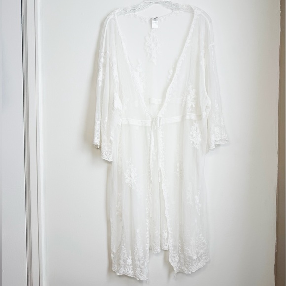 Unknown Other - Elegant Sheer Lace Robe - White